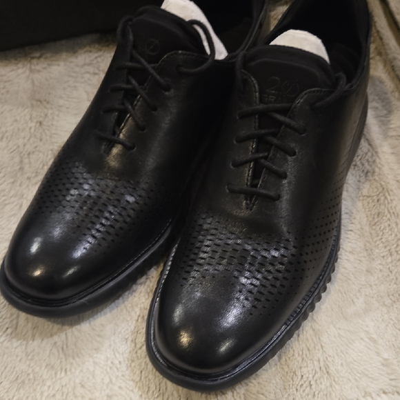 COLE HAAN Zero Grand Laser (LSR) Wing / Black Leather /Perforated Oxfords